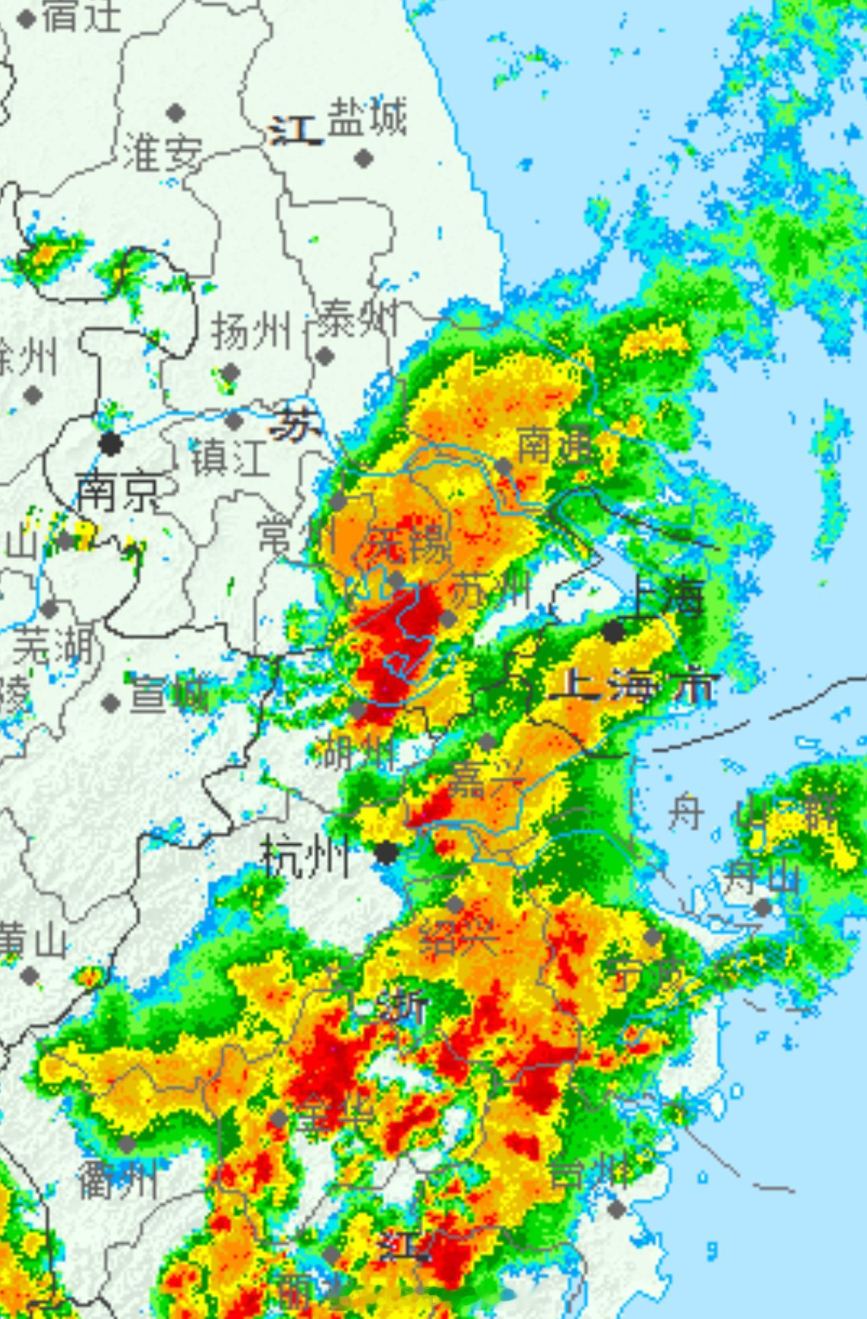 无锡暴雨今天下午以来，受到台风白海豚残余低涡东侧的暖切变线影响，江苏无锡附近持