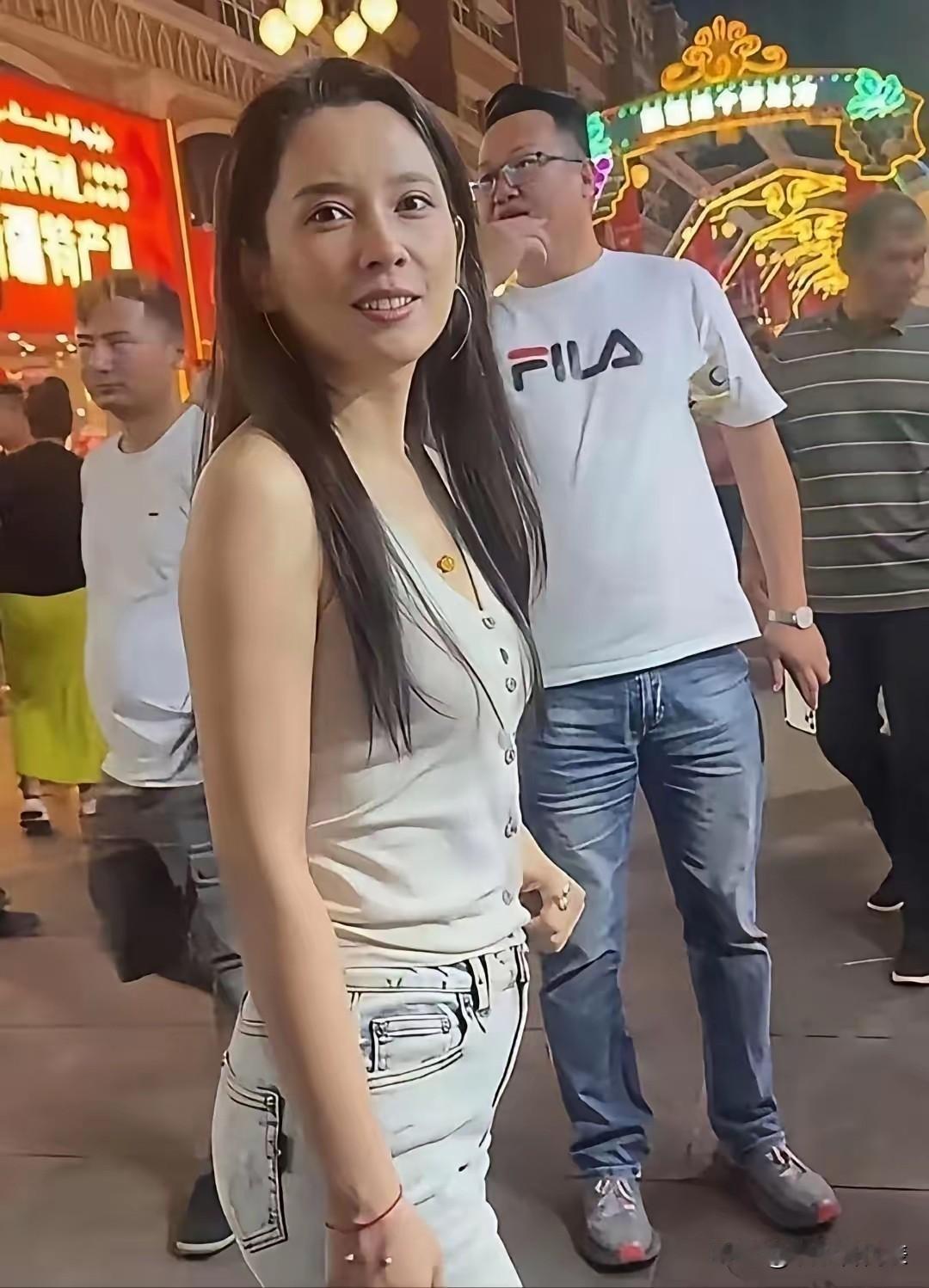 汪峰女友森林北素颜被嘲普通，网友的嘴也太毒了吧？最近森林北几张无滤镜近照流出