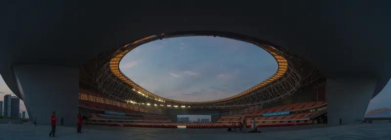 德云社三天霸榜热搜！郑州万人大合唱+秦霄贤社死名场面+鼓曲社免票，笑点泪点全拉满