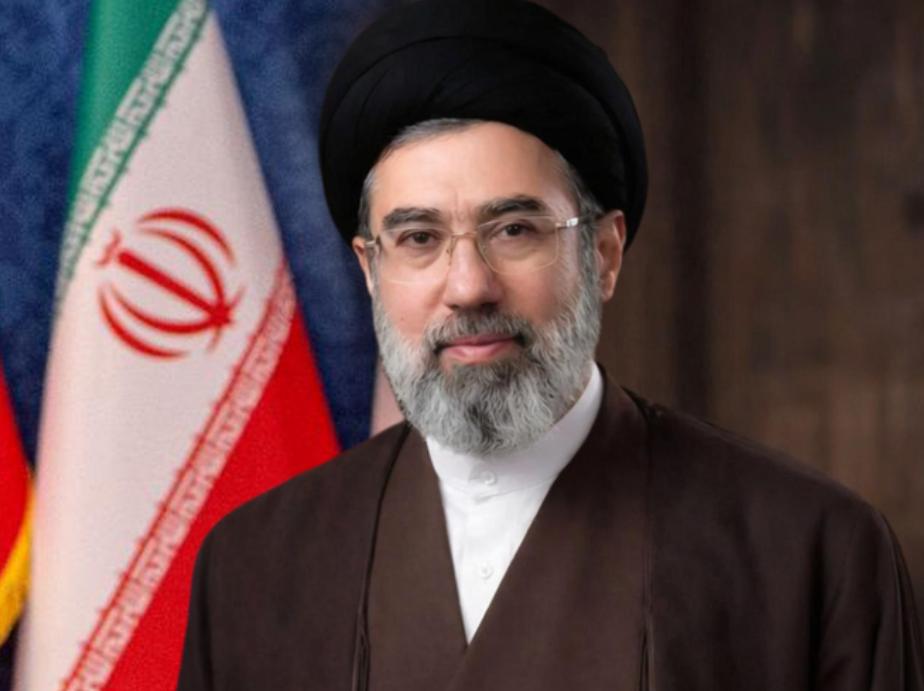 小哈梅内伊上任两天，伊朗铲除上百名“内鬼”，吸取了亡父教训？据外媒报道，伊朗