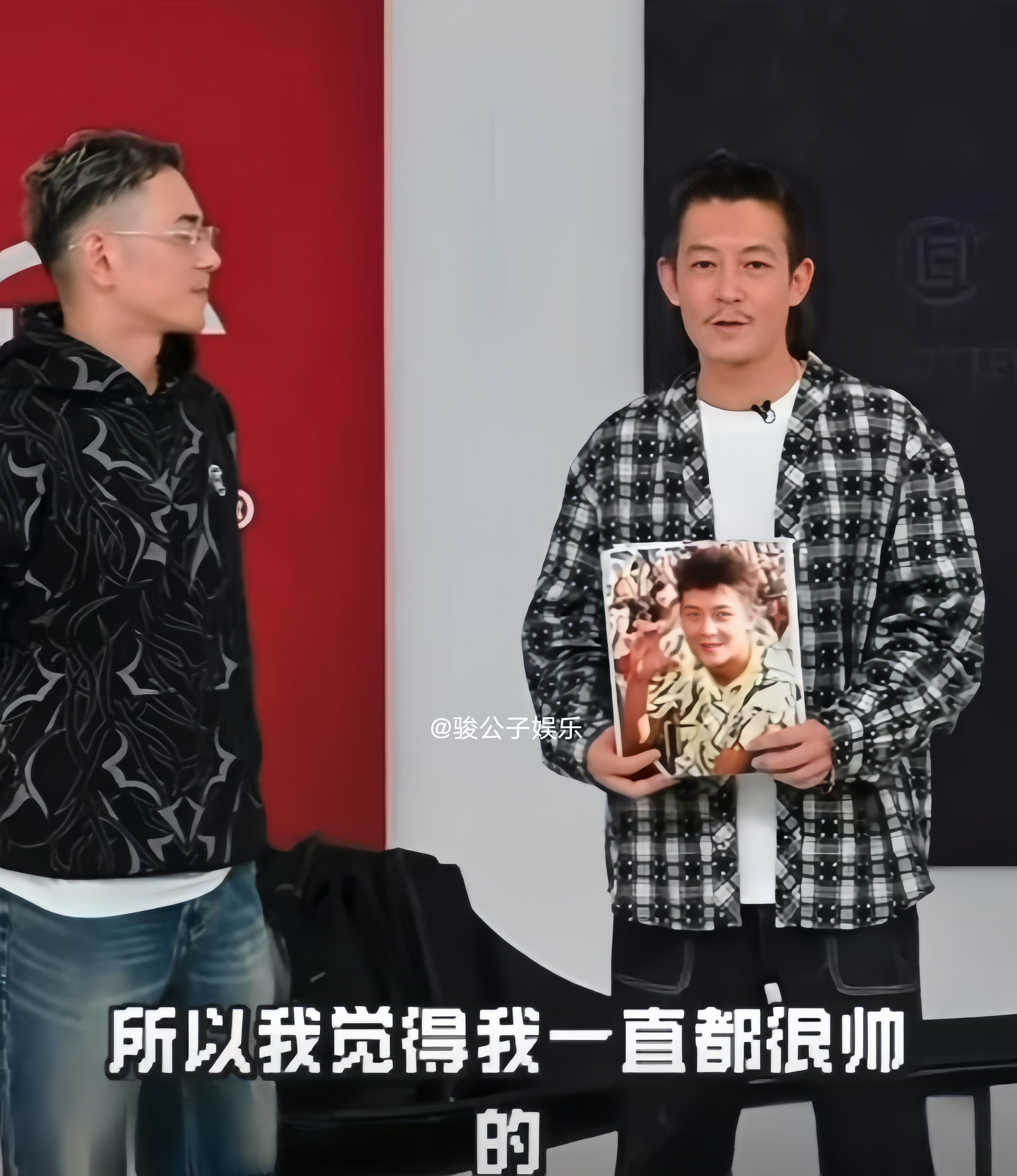 46岁陈冠希现身直播间，回应网传变老了，表示：帅是一种态度，不是外表，他说自己一直都很帅，心态很好，