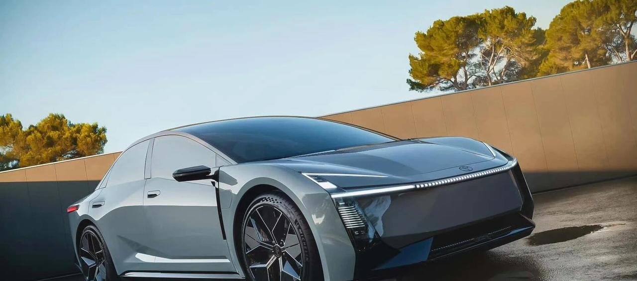 卡罗拉不再买菜？日前丰田在京东车展上发布了全新设计的新一代卡罗拉概念车，说是概念