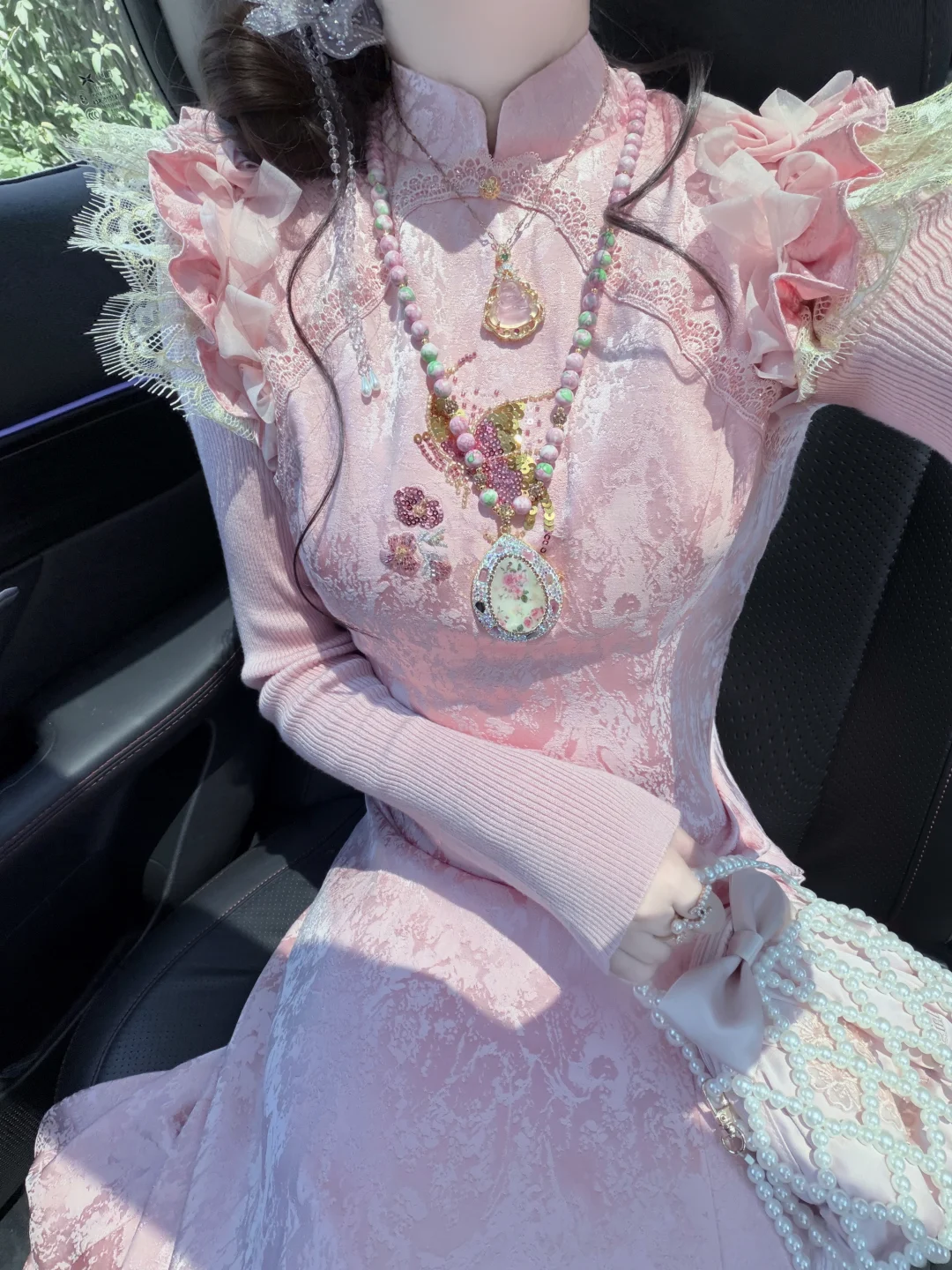 看起来贵贵的一套！！早秋粉色旗袍～🫧🌸