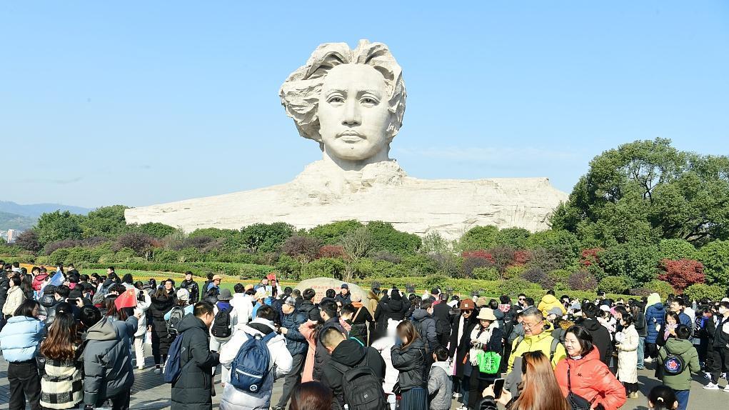 上半年发生的三件大事，再次印证了毛主席的高瞻远瞩和思想深邃。毛主席说：“必须明