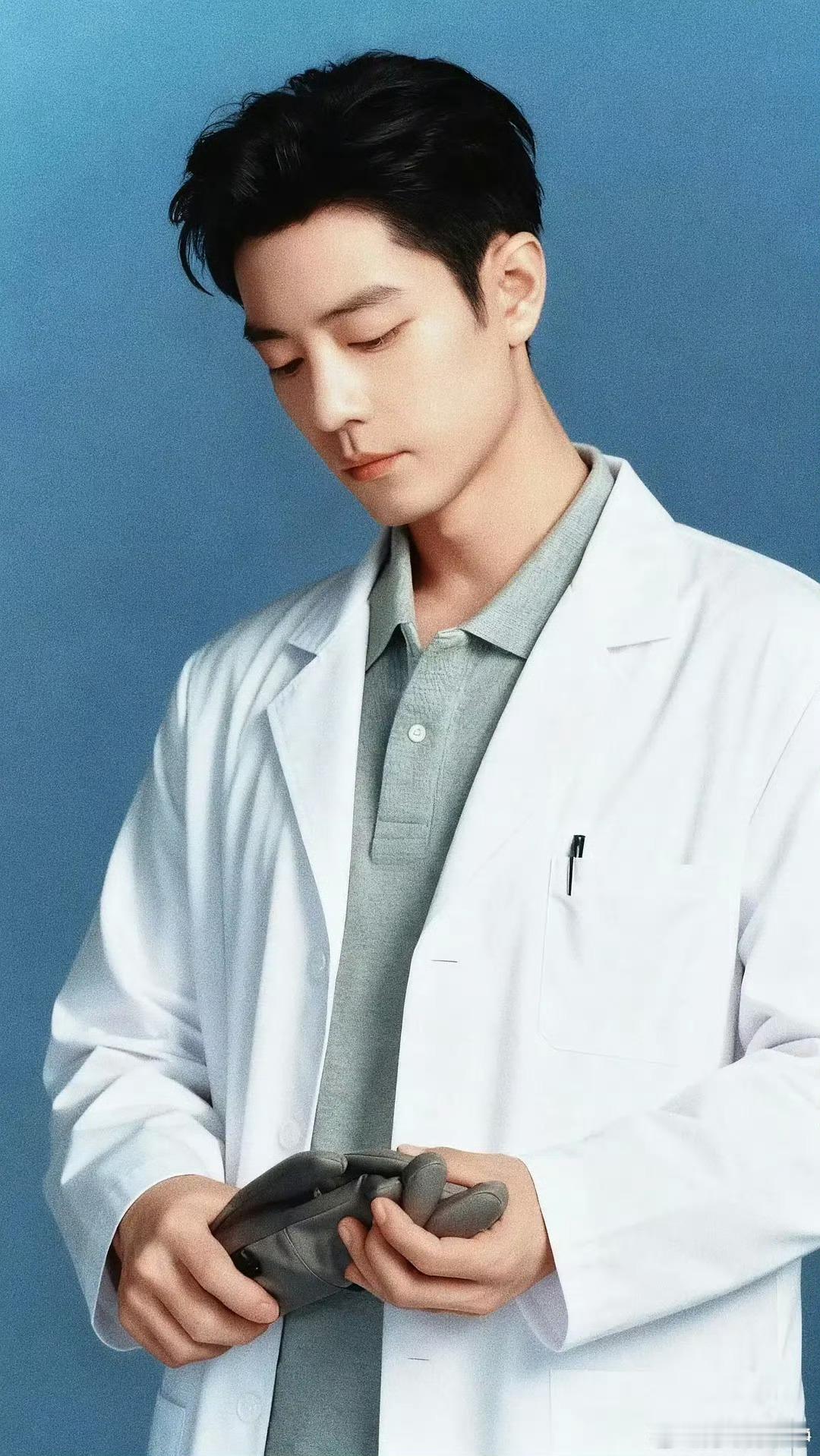 肖战刘铮亮白大褂海报小城良方官方网感中生见了都要羡慕的配置啊！头部公司的现实主