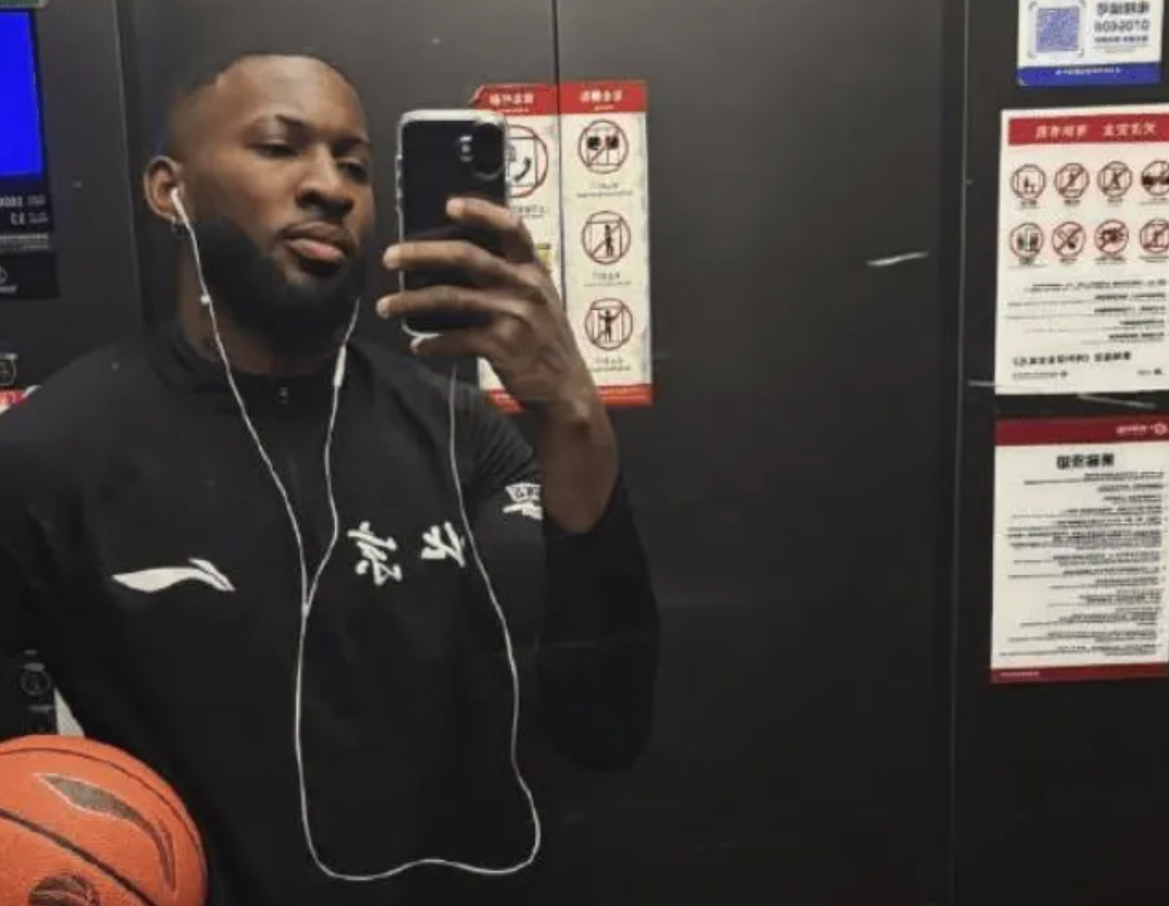 北京男篮为了稳妥过渡，并没有让之前的外援离开。CBA多队已经开启第二阶段的备战