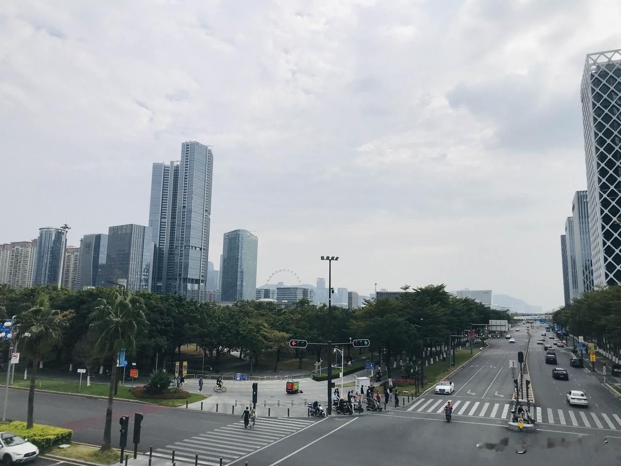 在前海湾跑个10公里真是一路风光，不过元月2日的晨跑差点把我害惨了。那天早上我6