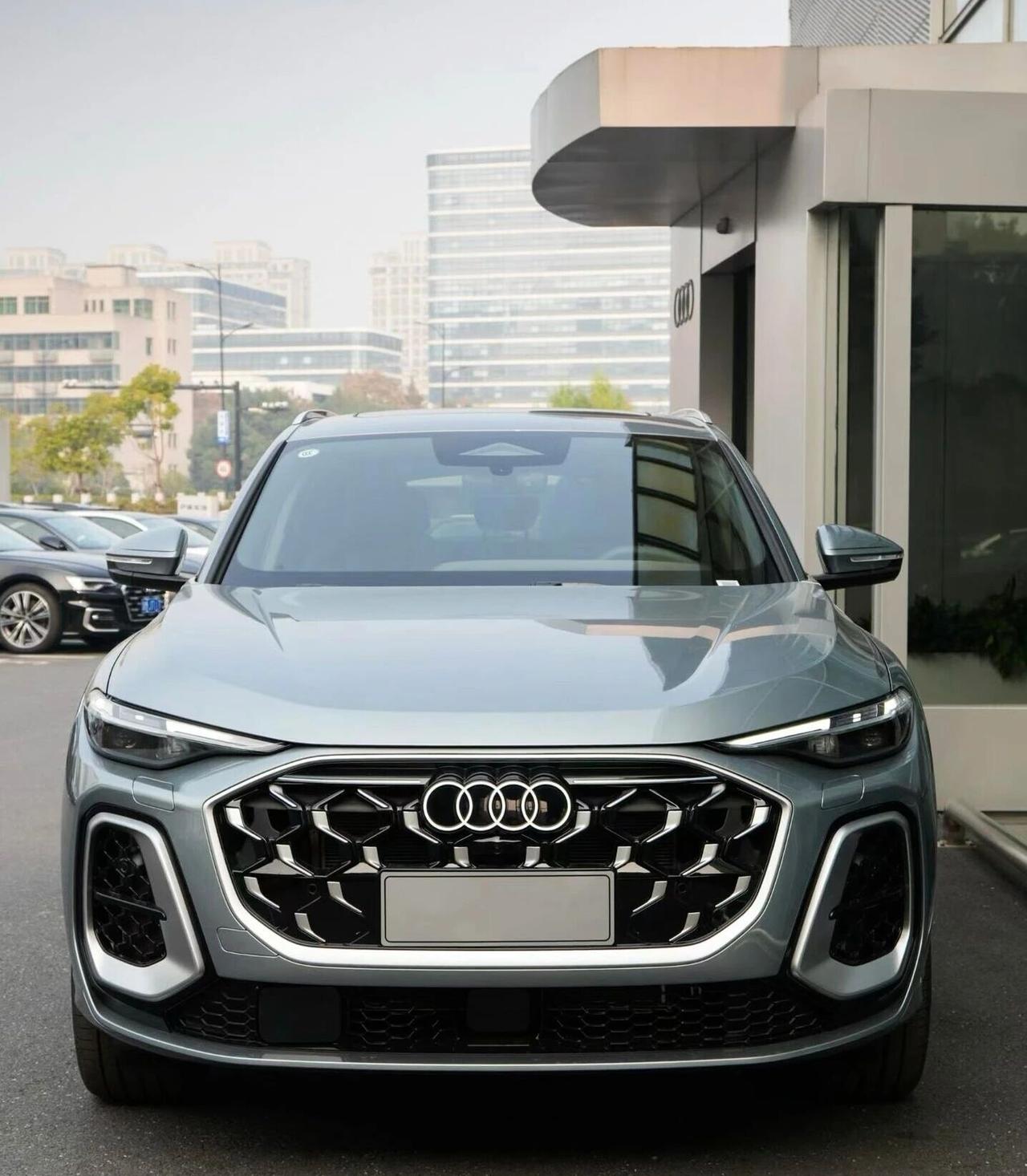 奥迪放大招！全新Q5L预售31.3万起，搭华为辅助驾驶+第五代EA