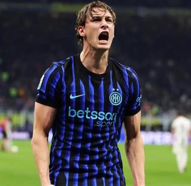 由于队长劳塔罗·马丁内斯伤缺，近2轮意甲联赛，20岁的皮奥·埃斯波西托扛起了国际