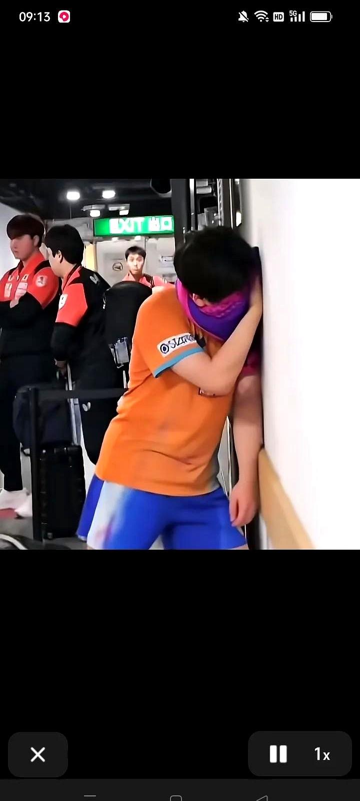 就差一点，17岁小孩只能回去哭了。2023年WTT法兰克福冠军赛，17岁的松