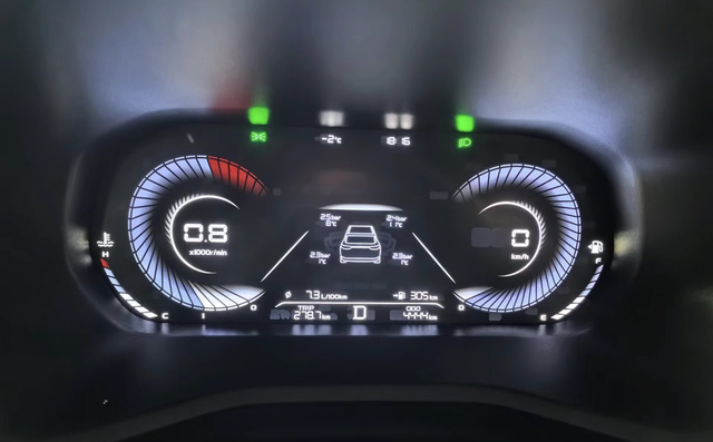 一周就开二十公里，一天三公里左右，油耗还可以.也没感觉很高啊，估计太短途了吧