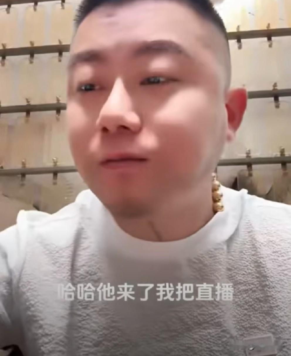 “丈门”阿黑不惧醋王再嘲讽放话，声称方丈、醋王私交关系一般。