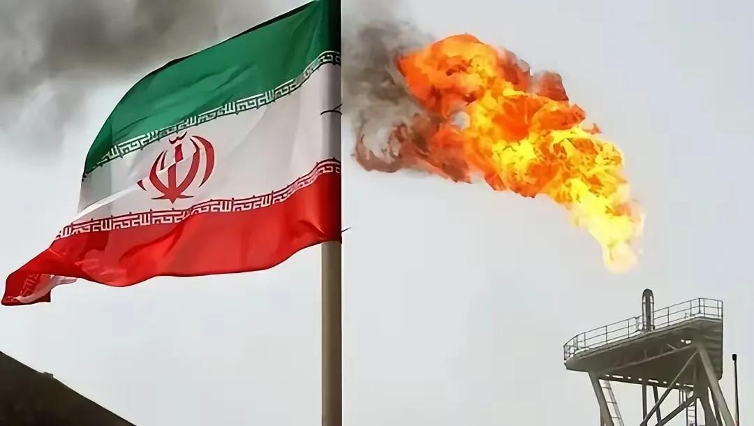 伊朗出重拳！禁美以欧船只通行霍尔木兹海峡，全球石油命脉面临危机