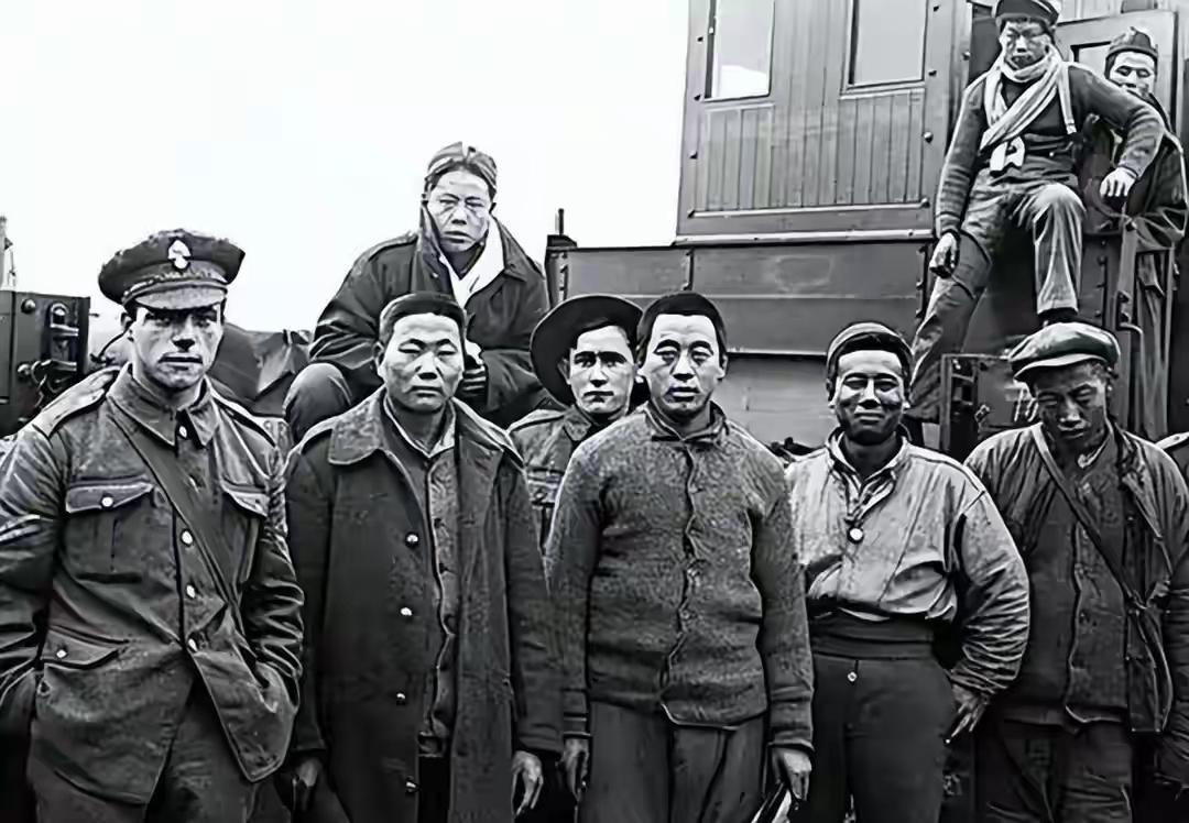 说起来也挺讽刺，那些当初在招工广告上把欧洲吹得天花乱坠的洋人，压根没提这茬，法兰