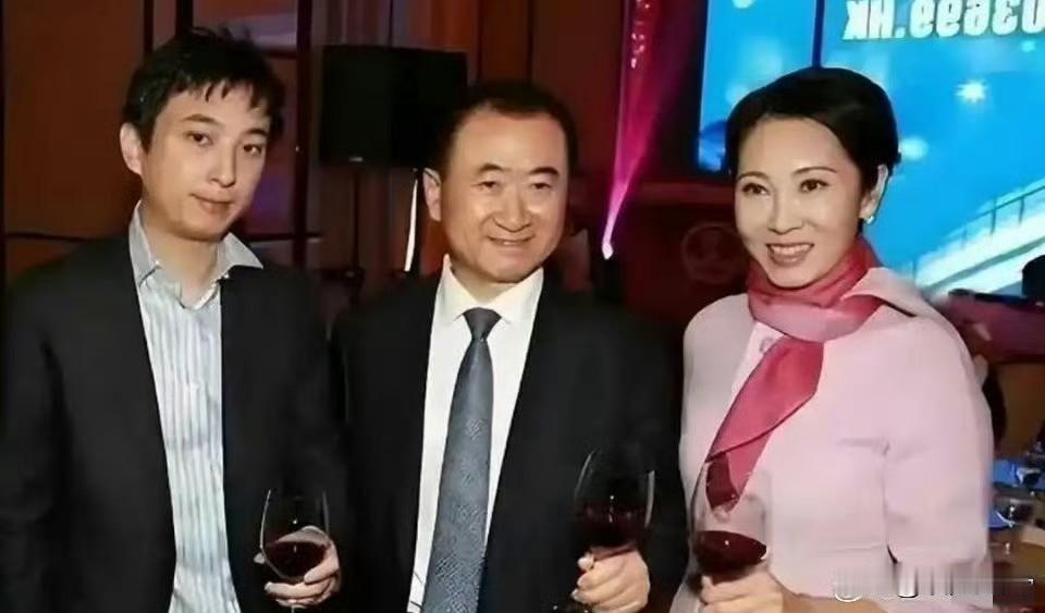 王健林这辈子最踩坑的三笔投资，每笔都砸了5亿，结果全翻车！第一:给王思聪5