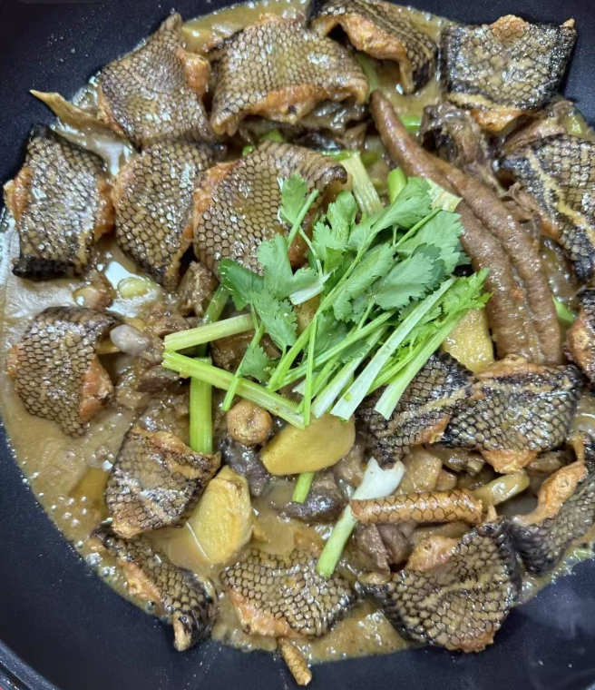 谁知道这道美食，是用什么食材做的？