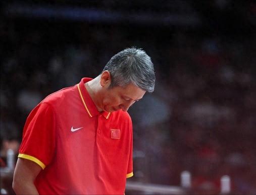 郭士强下课？杨毅：“应该中国篮球历史上没有输这么惨还不下课的”这届爱知