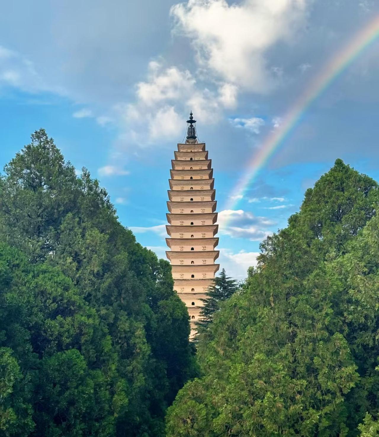 大理三塔双彩虹