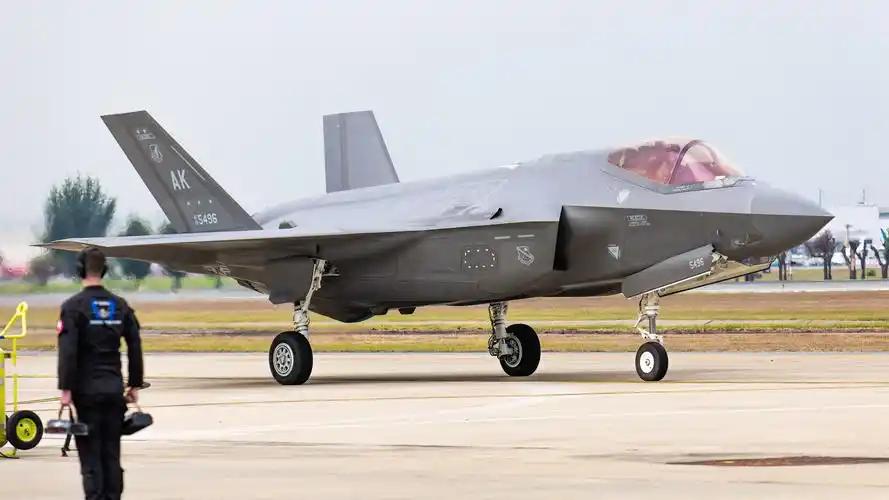 剑指伊朗的美军遭遇重创，关键时刻后勤“掉链子”，F-35A被迫缺席 中东局势