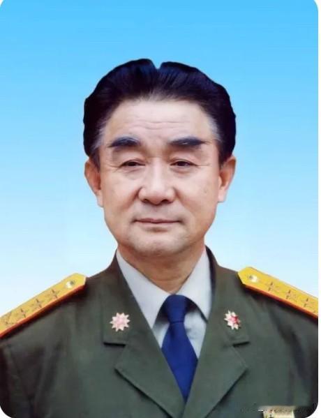 1990年，时年63岁的朱敦法接替张万年，出任广州军区司令员，负责华南沿海边防工