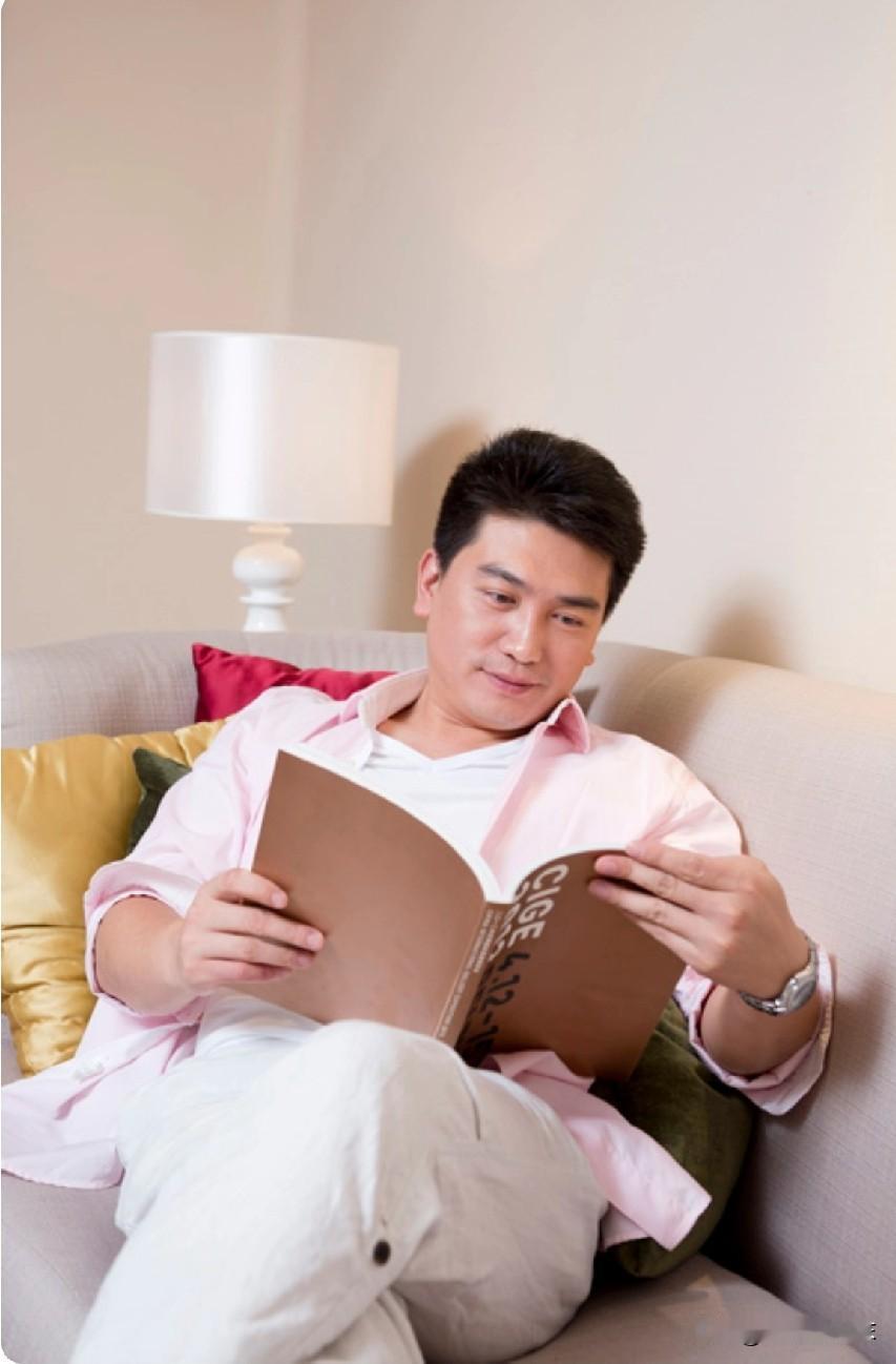 男人过了五十，晚上宁愿在家发呆也不想应酬？这届大叔的通透让年轻人都羡慕你发现