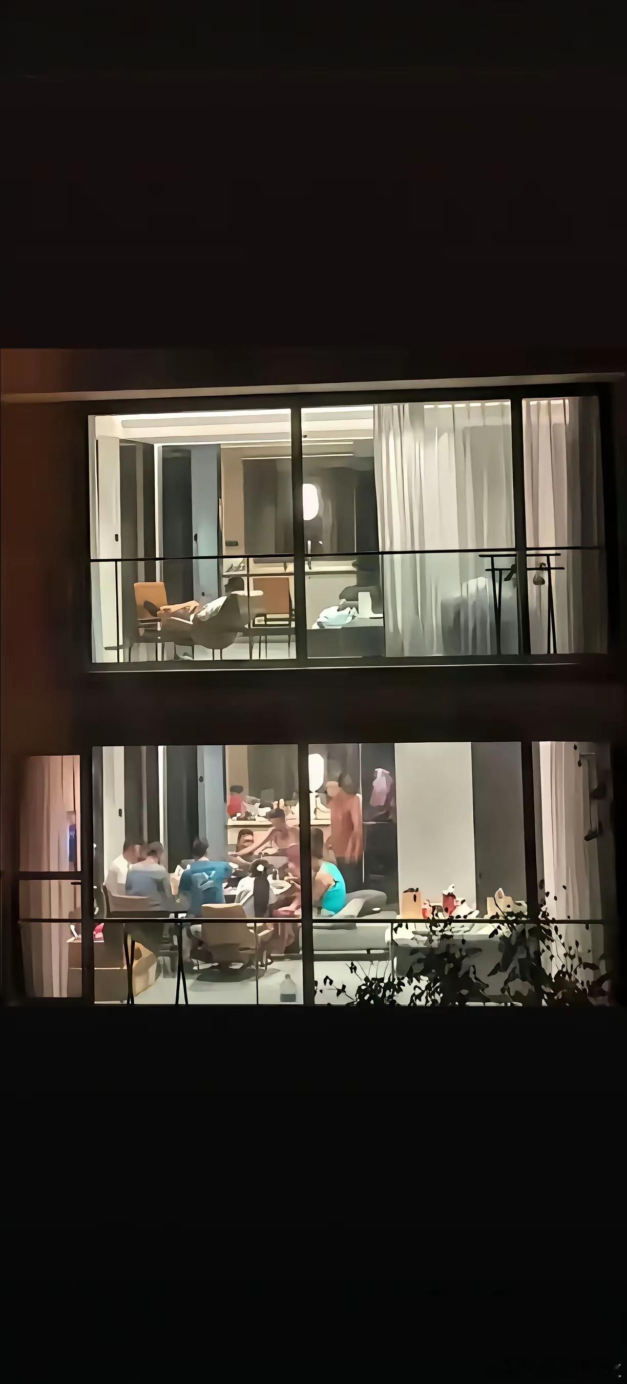 你是羡慕楼上的还是楼下的生活？​​​​