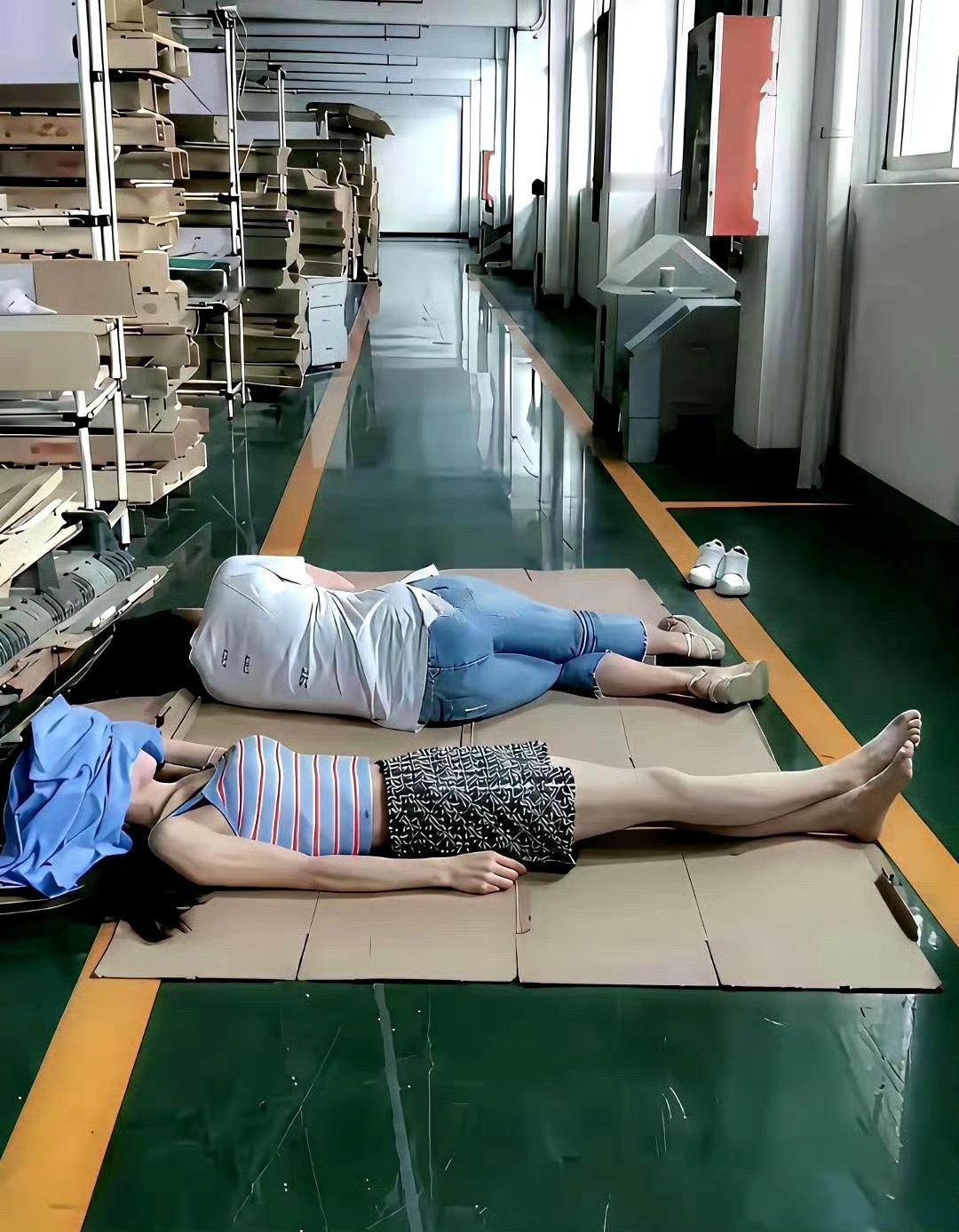 同样是午休，左边可能工资更高，你信吗？​​​