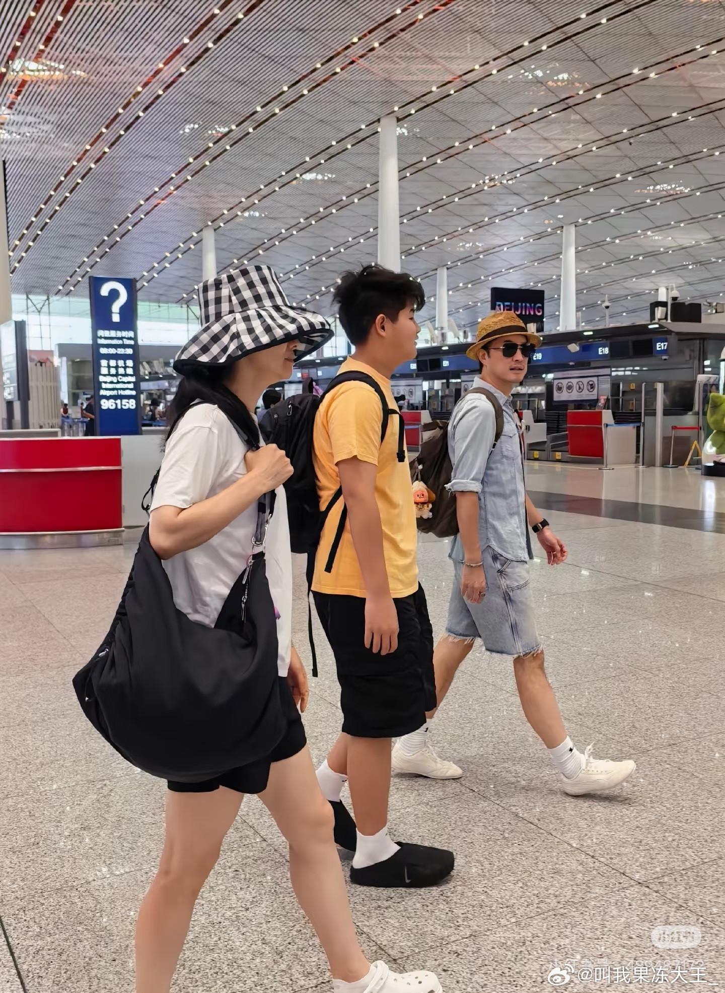 沙溢12岁儿子身高超过沙溢沙溢12岁儿子又高又壮沙溢12岁儿子身高超过沙溢，看