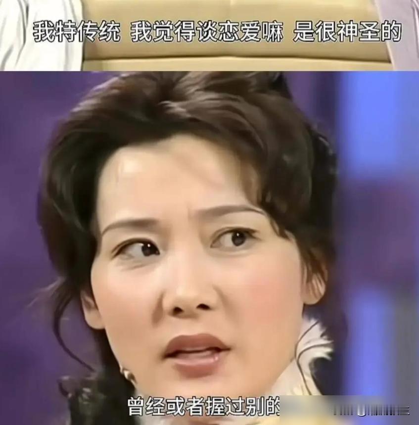 刘嘉玲这问题抛出来的时候，我还以为要抓马撕逼，结果何赛飞端着茶杯抿一口，直接把心