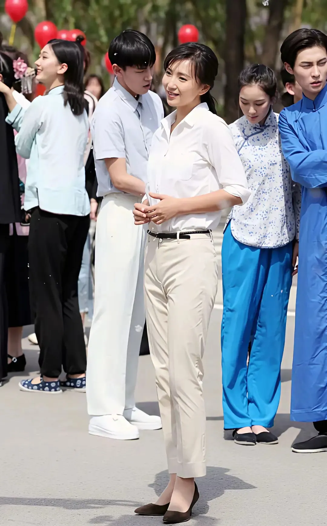 这身材根本就是老天爷照着完美模板捏出来的，妥妥的“天选身材”！别人健身撸铁累到喘