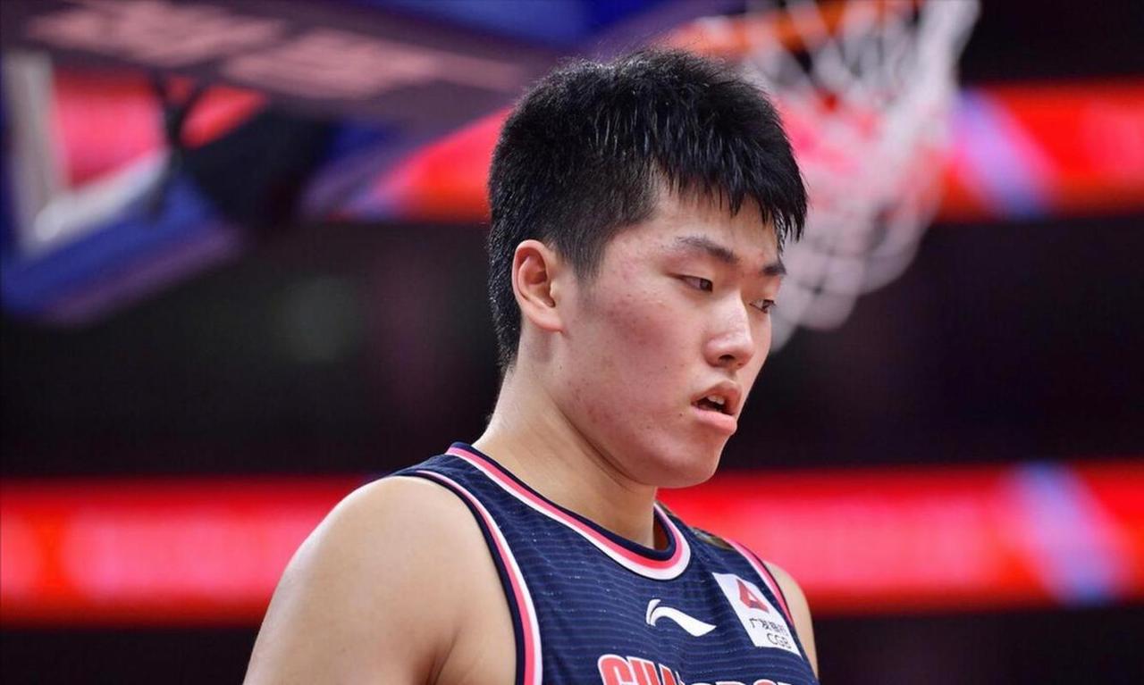 张皓嘉志在必得！今天下午，广东男篮将在东莞南城训练基地对阵香港金牛男篮！虽然仅