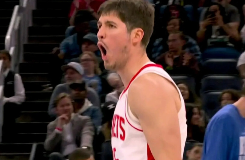 谢天谢地谢波德！在火箭客场挑战魔术的第三节比赛中发生极其疯狂一幕：火箭落后魔