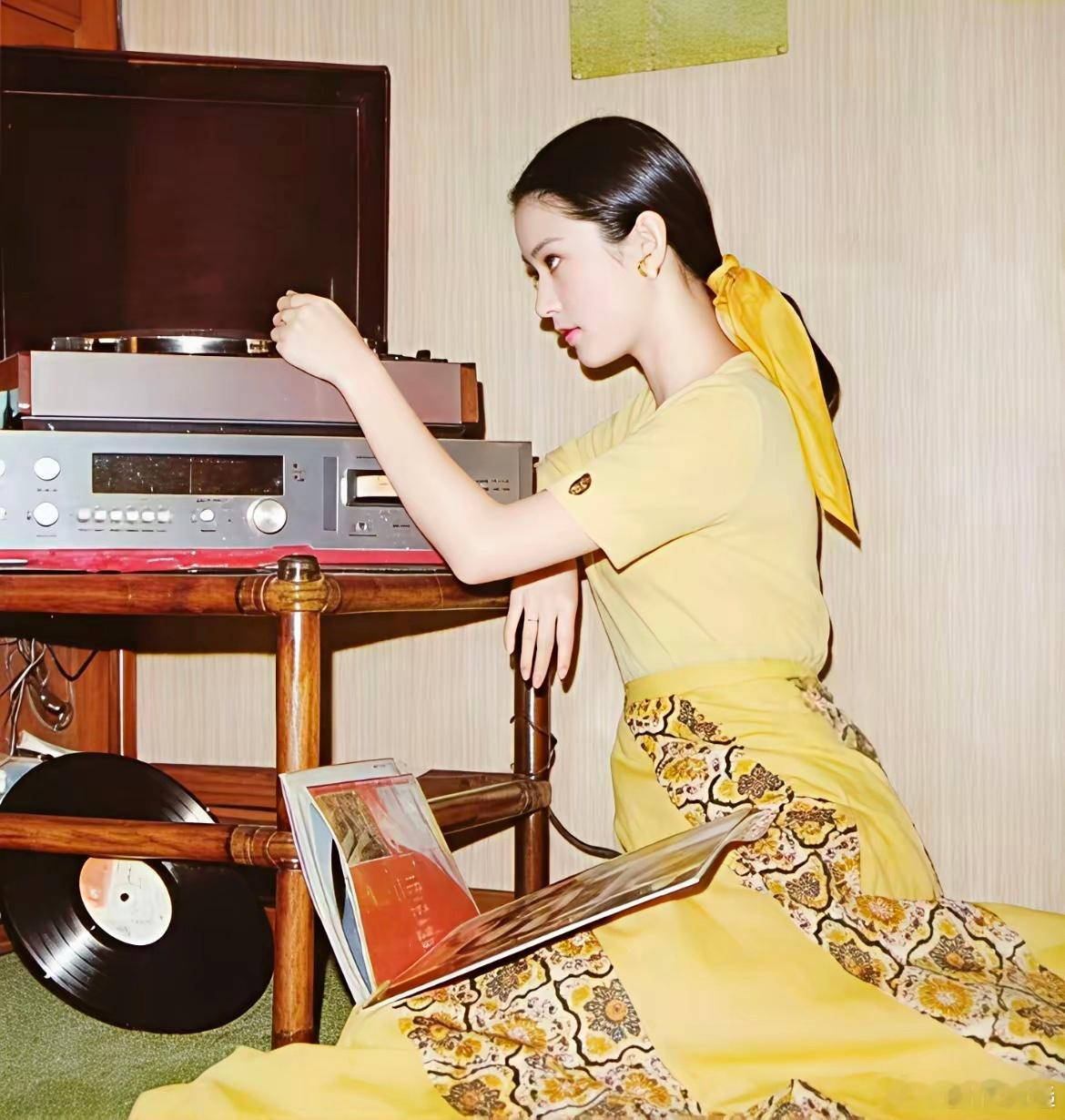 香港🇭🇰著名导演徐克曾经说过，50年才出一个林青霞。看过林大美人年轻时的图片