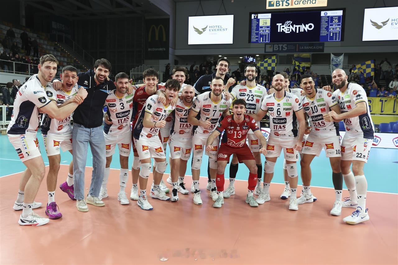 【欧冠男排特伦蒂诺157分钟3-2艰难逆转图尔弗雷40分】国际排坛战报速递1