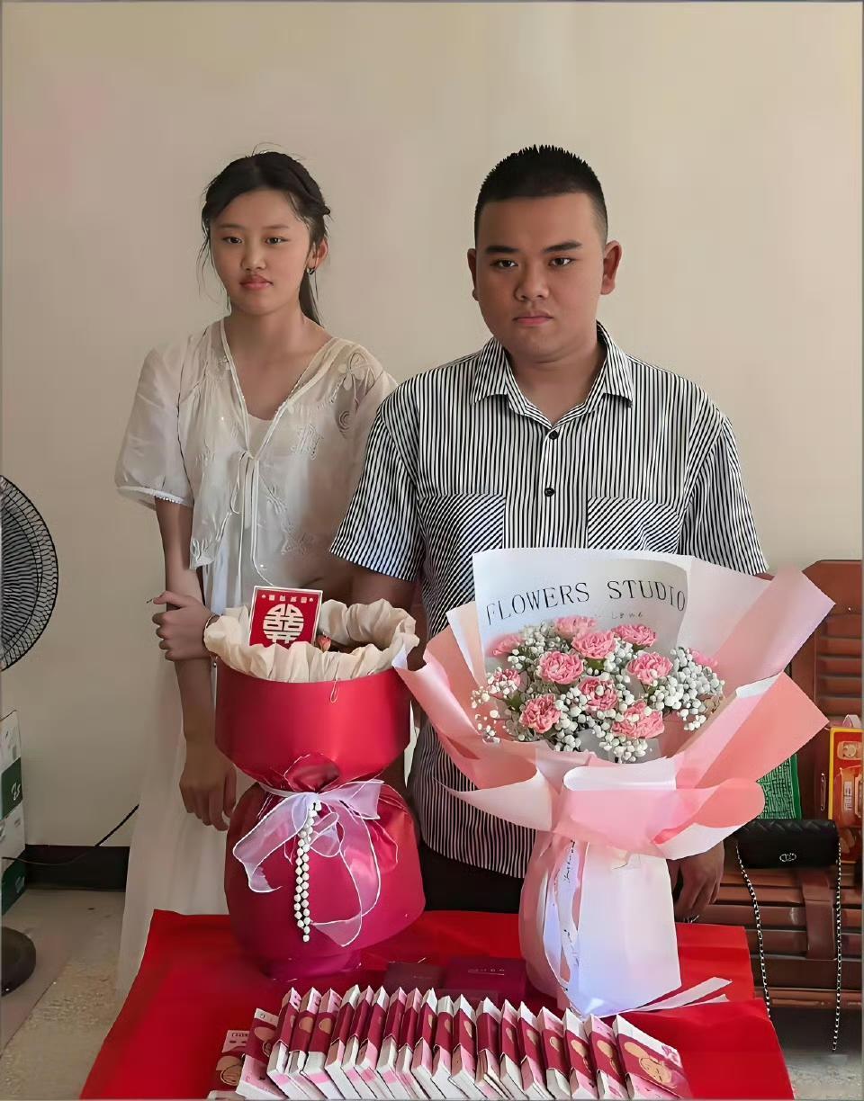 这订婚现场，感觉比婚礼还隆重啊！订婚现场都在说以后这样的订婚形式越来越多，大