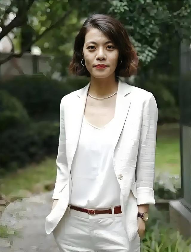 复旦大学教授陈果曾说：“无论我们活了多久，是70岁，还是80岁，或是90岁，其实