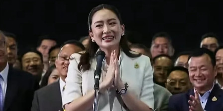 泰国文化部长佩通坦正式表态。7月26日，佩通坦在社交媒体上发布声明，称自己“目