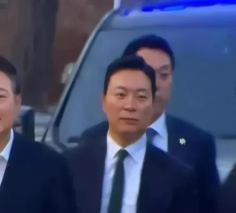 韩国前总统警卫闹剧韩国这政治大戏真是让人无语！前总统尹某