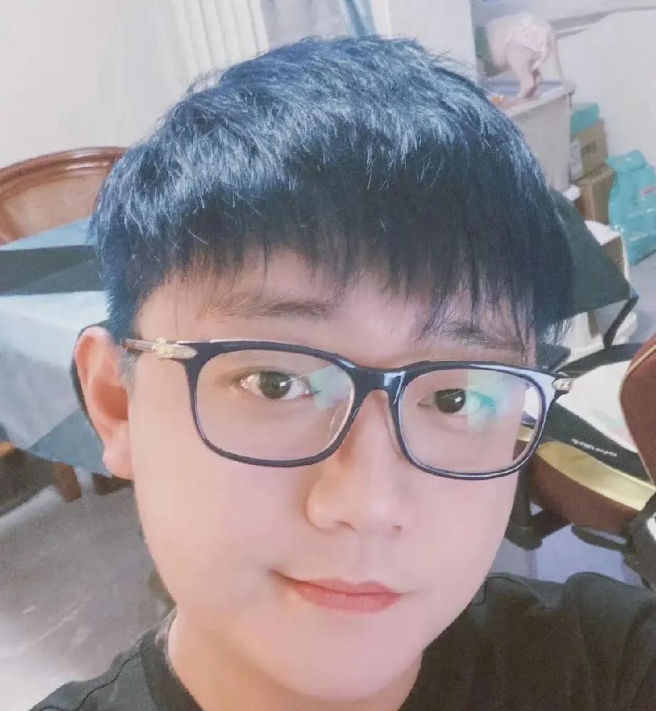 宁云祥，看来这是话里有话呀[捂脸哭][捂脸哭]张文顺的外孙子宁云祥，曾经的“德云四