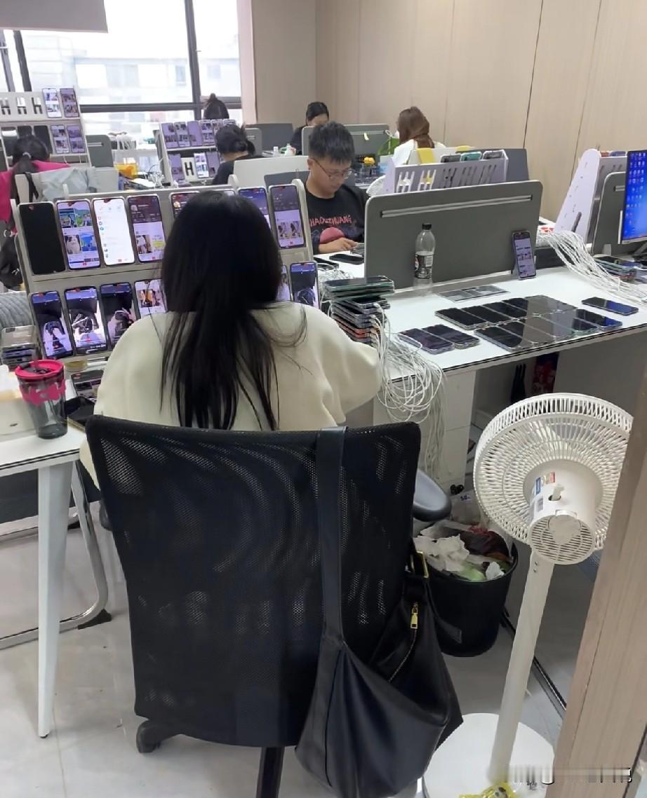 谁能想到，公司当初花了60、70个w招来的某大厂技术大牛，还没过一个月就出了“蜜
