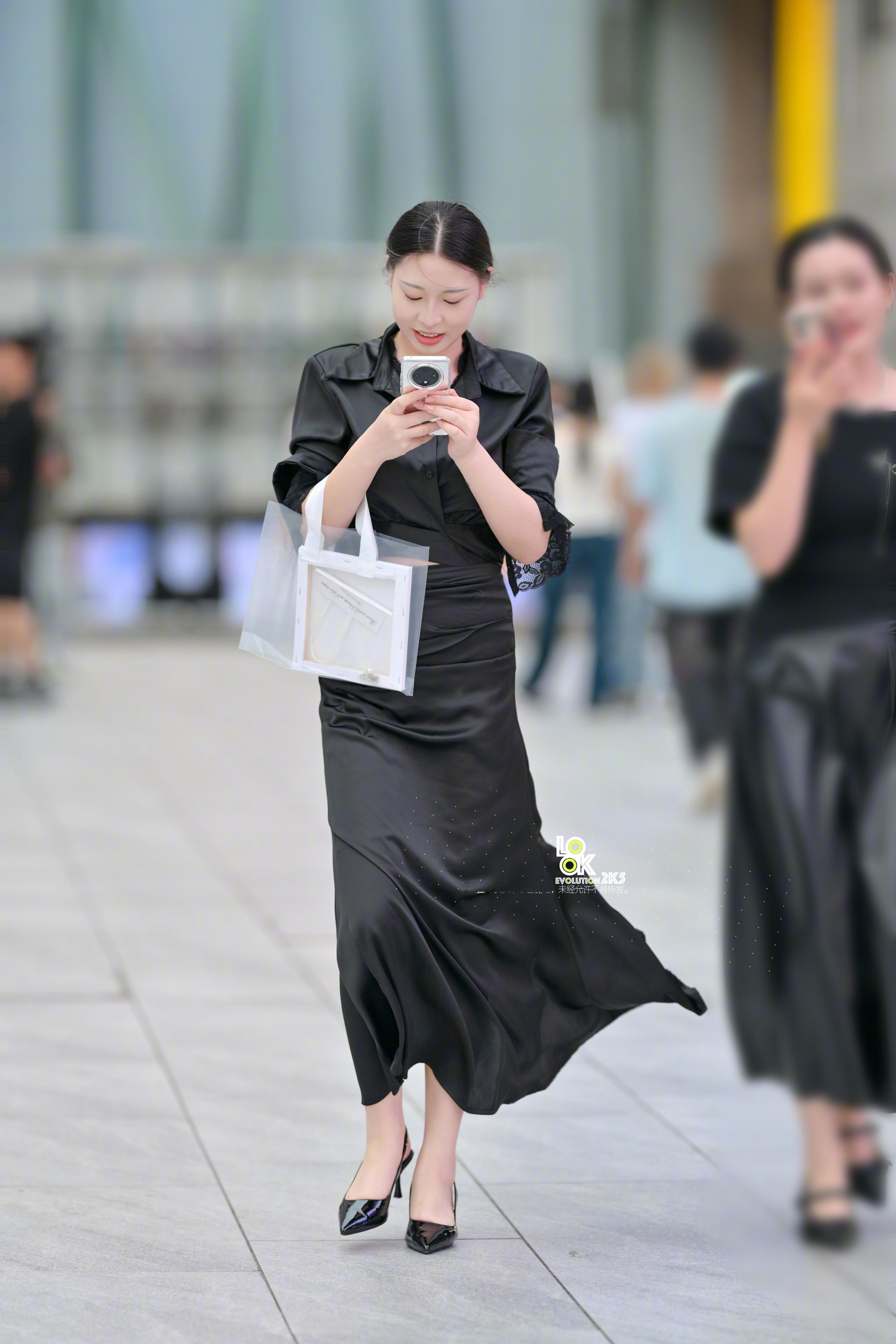 黑色还是好看很耐看​​​