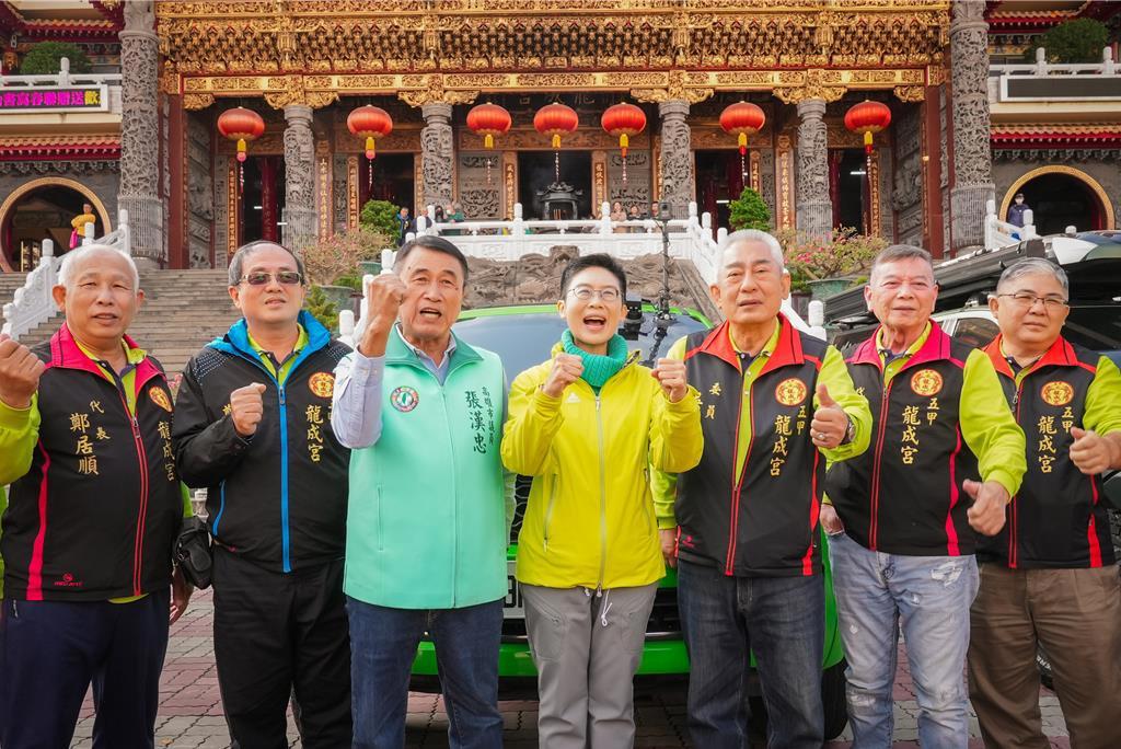 角逐民进党高雄市长初选的绿委林岱桦，今（11）日以全新超短发「类平头」造型震撼亮