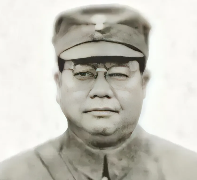 1938年，桂军189师长俘虏了两名日军。看着日军矮小的身材，师长灵机一动，想到