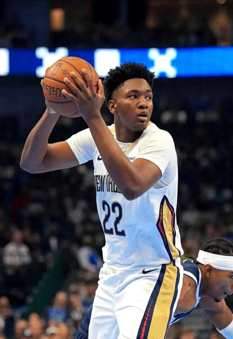 奎因打成这样，球队还赢不了球。讲真，鹈鹕98-115输给老鹰这事儿，看得人有