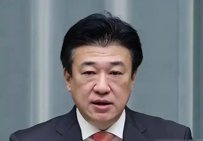 日本急了！中方对半导体关键化学品挥出反倾销大棒，高额保证金说征就征，东京当场跳脚