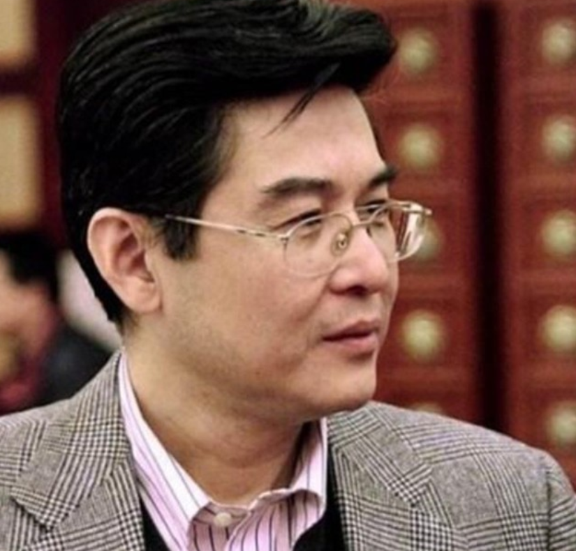 1976年，毛主席逝世，一个学生向班主任请假，毛主席是我外公。直到今天，他的老师