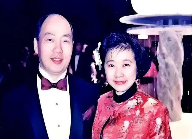 香港顶级富豪王德辉失踪35年，其妻龚如心耗资数十亿遍寻风水大师，从香港荒岛到东南