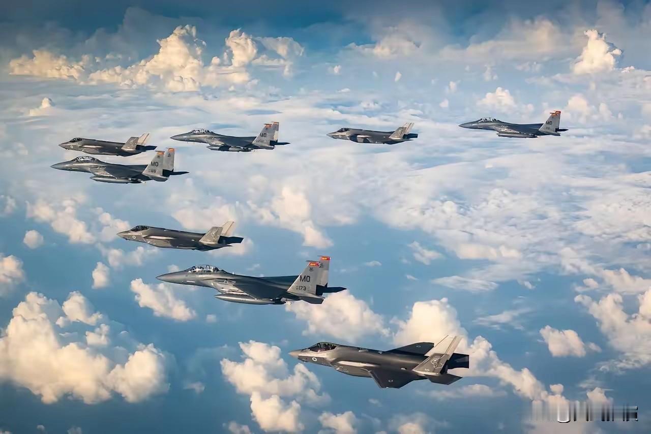 7月25日，特朗普突然下令停火，大批战机空中紧急掉头，到底发生了什么？打了1