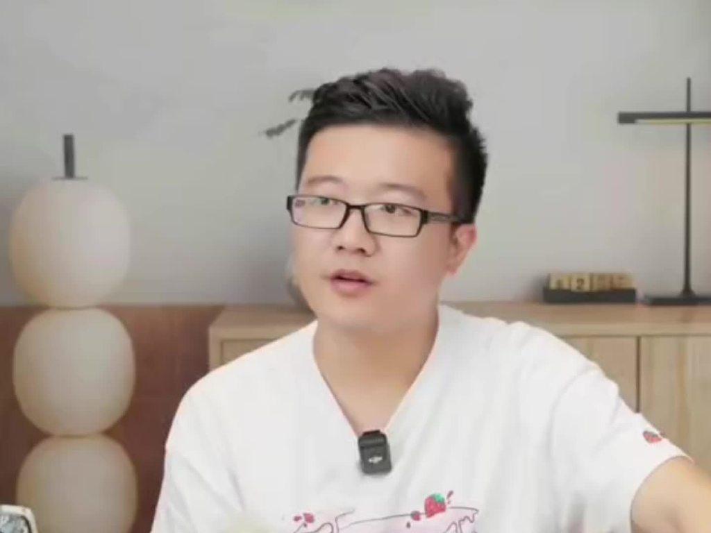 莱维这话太毒舌了，直言：这么好的资源，黄友政竟然抓不住，从世青赛四冠王，