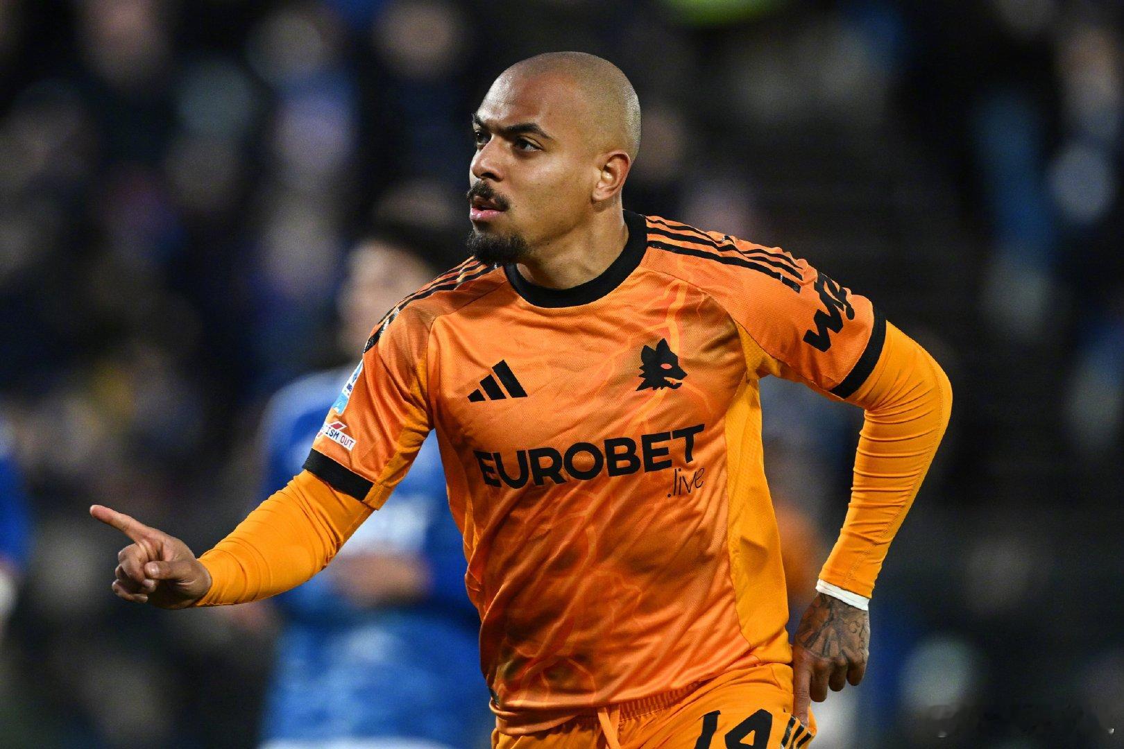 【意甲14个月以来第一个戴帽的球员】27岁的阿斯顿维拉前锋马伦冬窗租借到了罗马，